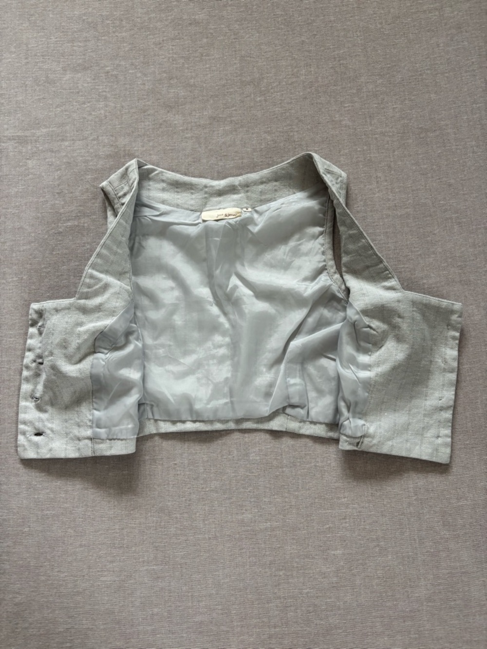 Jesa & Jonnie Y2K tailored linen cropped vest. - Picture 8 of 10
